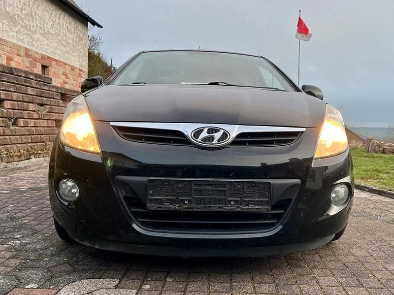 Gebraucht Hyundai i20 101 PS (74 kW) 2009 Schwarz Kleinwagen