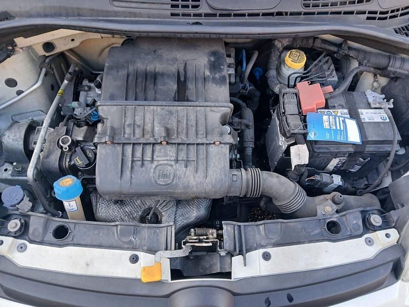 Weiß Gebraucht 2015 Fiat Panda Kleinwagen | 5.500 € (Guter Preis) - Bild 1/4