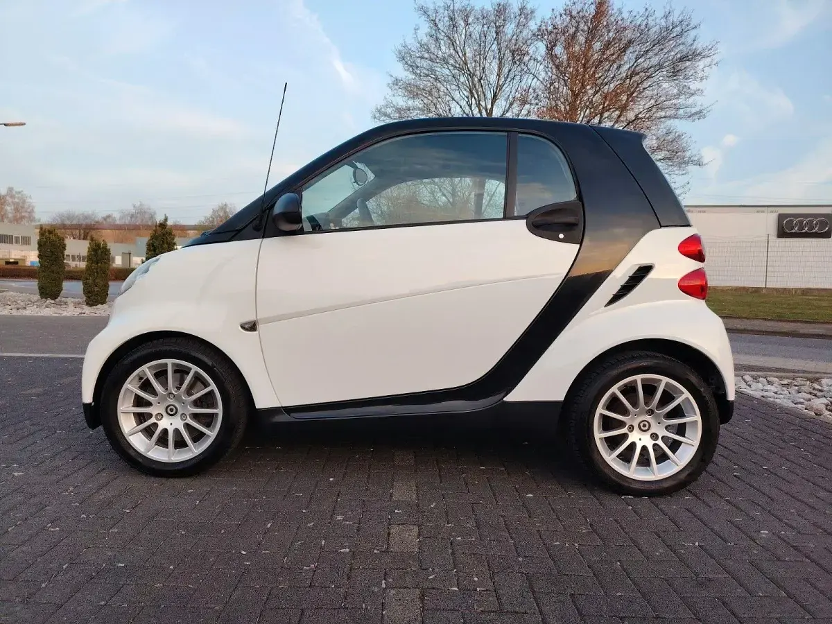 Usata Smart ForTwo Coupé Pure 54 CV (39 kW) 2011 Bianco Coupé