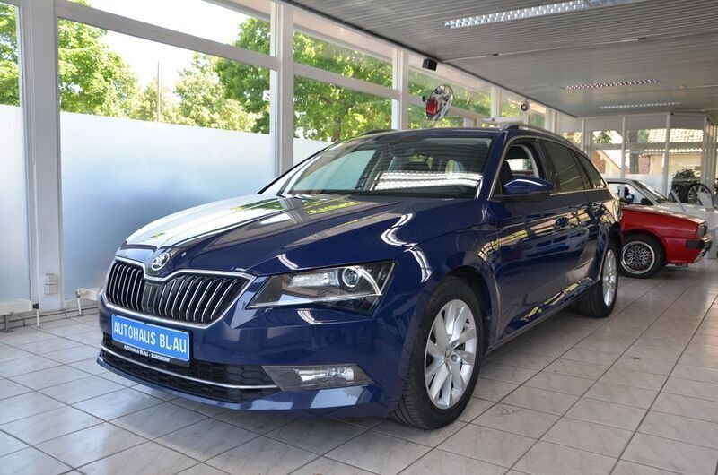 Blau Gebraucht 2017 Skoda Superb Style Kombi | 17.490 € (Guter Preis) - Bild 1/4