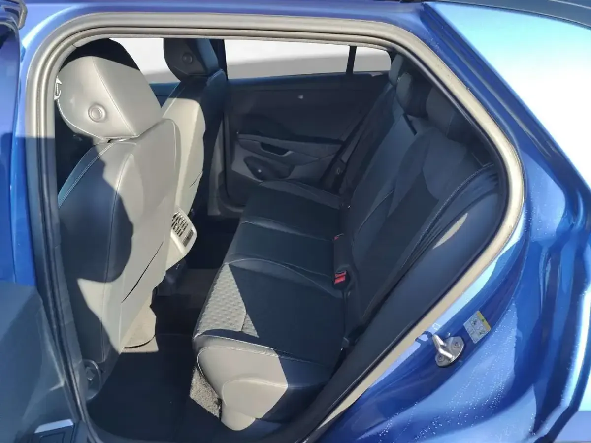 Gebraucht VW T-Roc R-line 150 PS (110 kW) 2025 Blau SUV