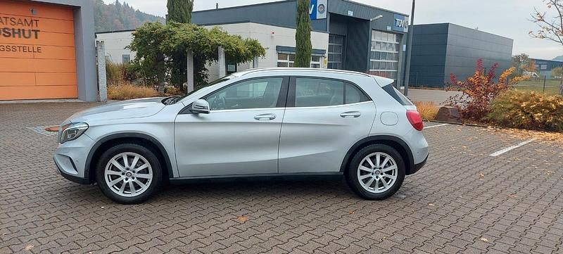 Gebraucht Mercedes GLA250 211 PS (155 kW) 2014 Silber SUV