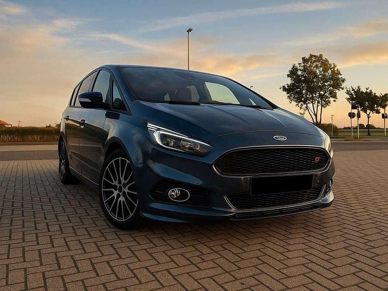 Blau Gebraucht 2019 Ford S-MAX ST-Line Van / Kleinbus | 22.450 € (Guter Preis) - Bild 1/4