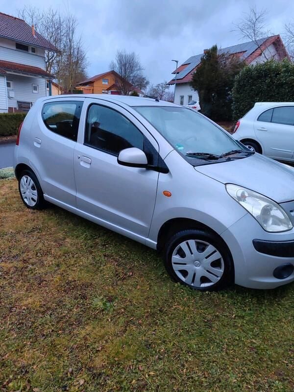 Silber Gebraucht 2011 Nissan Pixo Kleinwagen | 3.000 € (Fairer Preis) - Bild 1/4