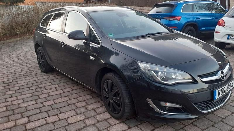 Gebraucht Opel Astra Exklusiv 131 PS (96 kW) 2014 Schwarz Kombi