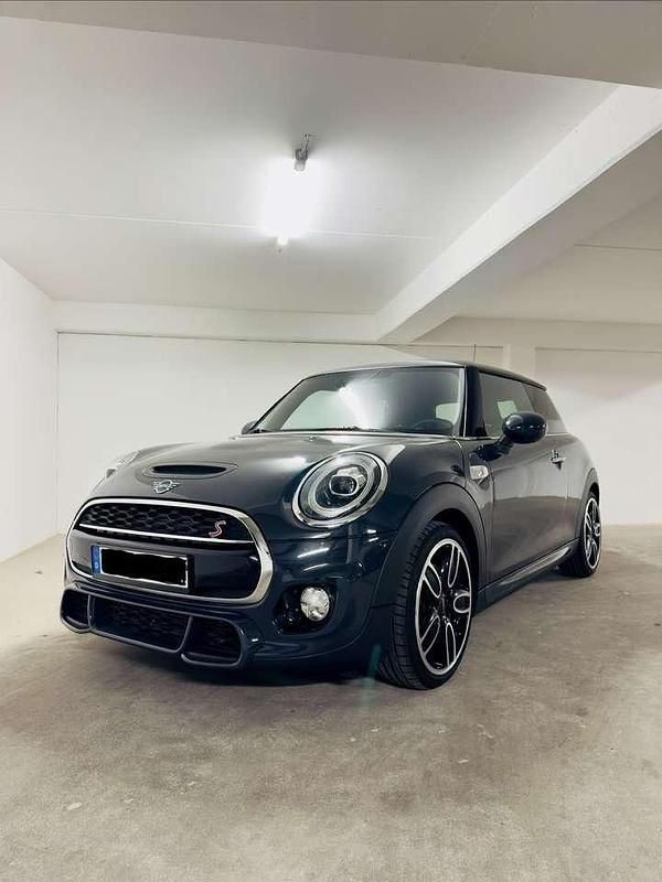Grau Gebraucht 2019 Mini John Cooper Works Kleinwagen | 25.000 € (Fairer Preis) - Bild 1/4