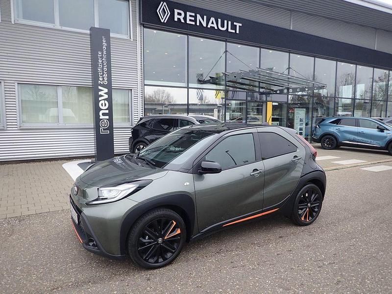 Grün Gebraucht 2022 Toyota Aygo X Limited SUV | 16.890 € (Fairer Preis) - Bild 1/4