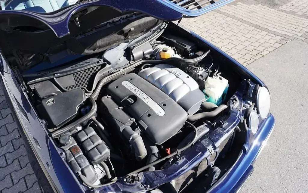 Gebraucht Mercedes E270 Elegance 170 PS (125 kW) 2001 Blau Limousine
