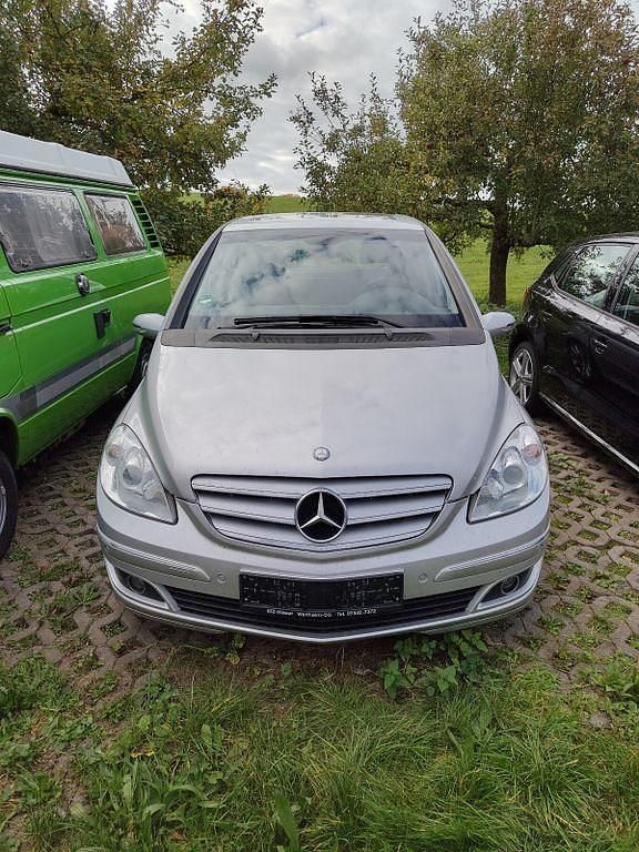 Grau Gebraucht 2006 Mercedes B170 Van / Kleinbus | 2.500 € - Bild 1/4