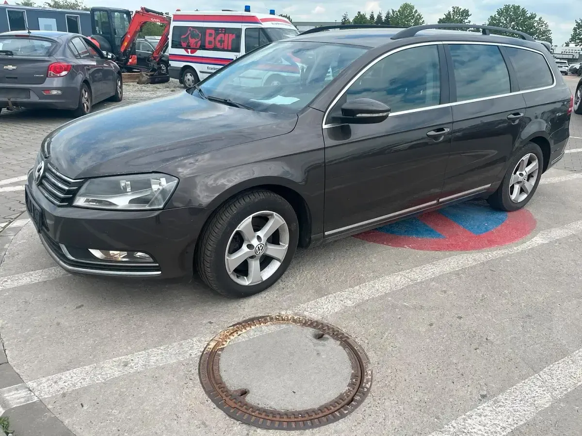 Gebraucht VW Passat 140 PS (102 kW) 2014 Braun Kombi