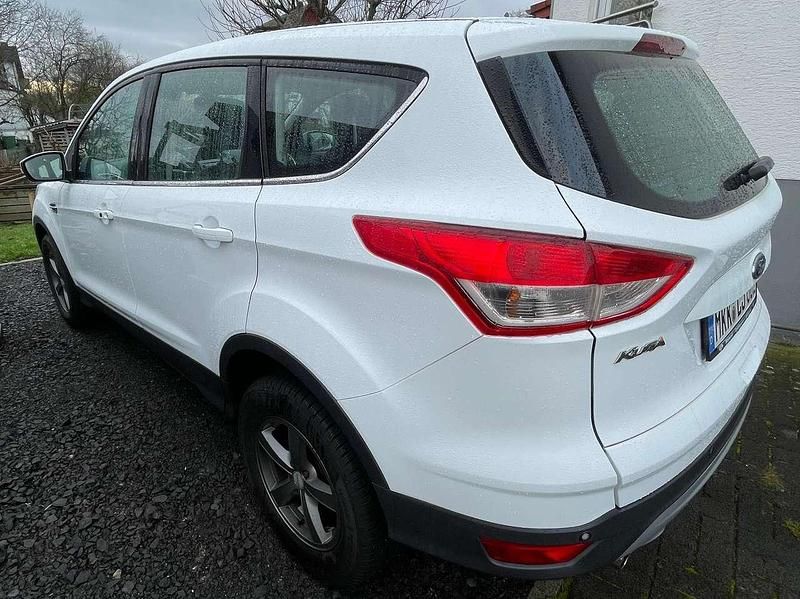 Gebraucht Ford Kuga 150 PS (110 kW) 2013 Weiß SUV