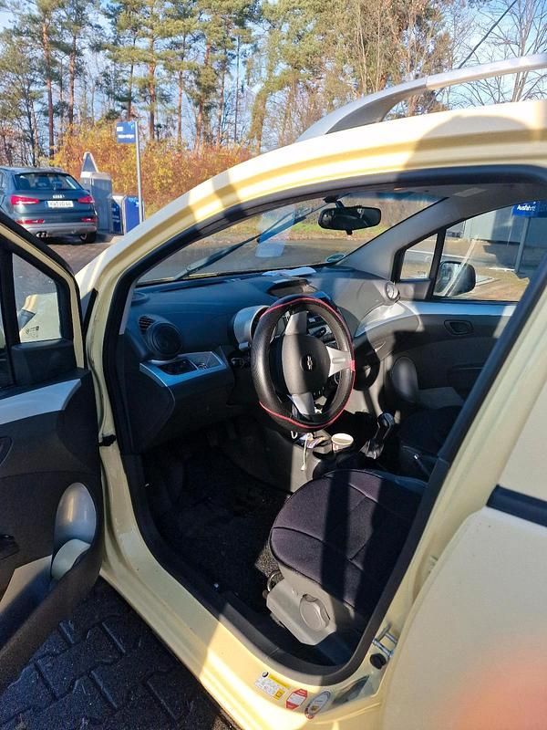 Gebraucht Chevrolet Spark 81 PS (59 kW) 2013 Gelb Kleinwagen