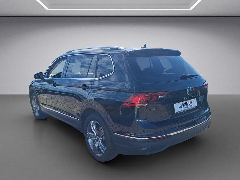 Gebraucht VW Tiguan Allspace Life 150 PS (110 kW) 2024 Schwarz SUV