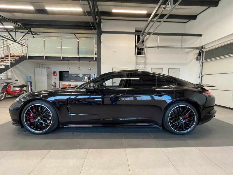 Schwarz Gebraucht 2019 Porsche Panamera Turbo Limousine | 77.900 € (Guter Preis) - Bild 1/4