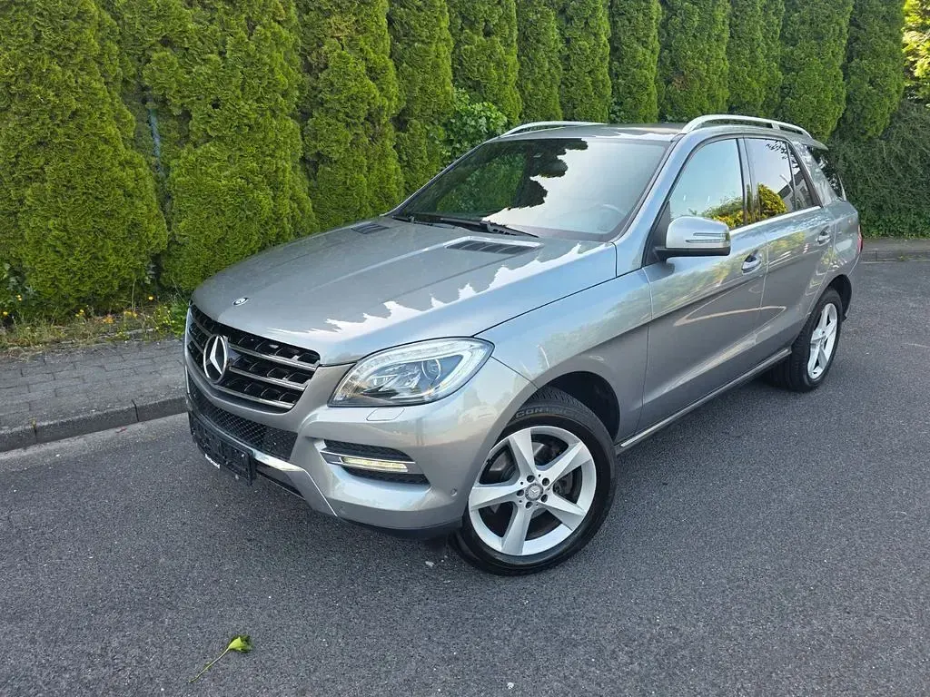 Gebraucht Mercedes ML350 258 PS (189 kW) 2012 Silber SUV