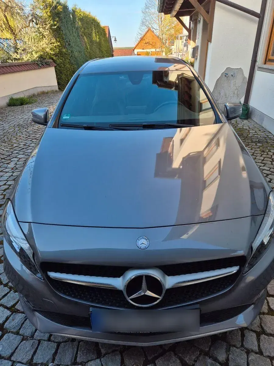 Gebraucht Mercedes A160 Urban 102 PS (75 kW) 2016 Grau Kleinwagen