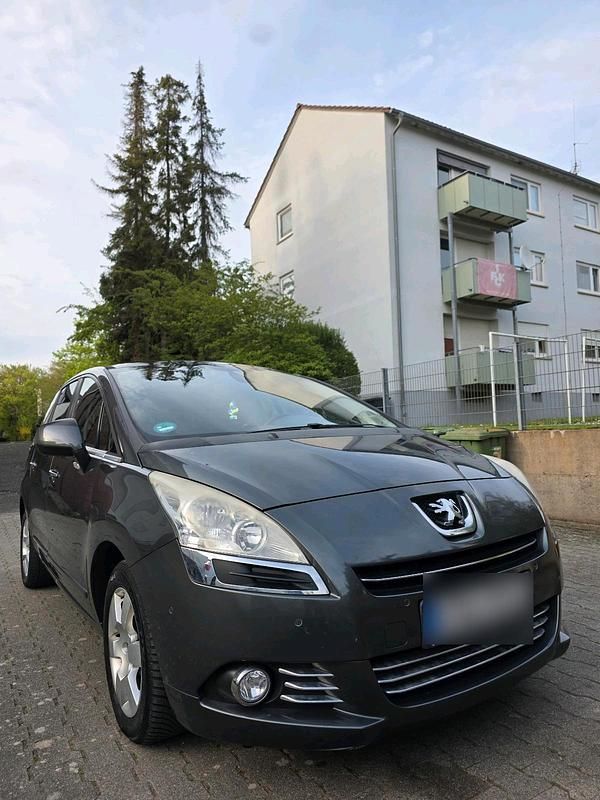 Gebraucht Peugeot 5008 156 PS (114 kW) 2012 Grau Van / Kleinbus