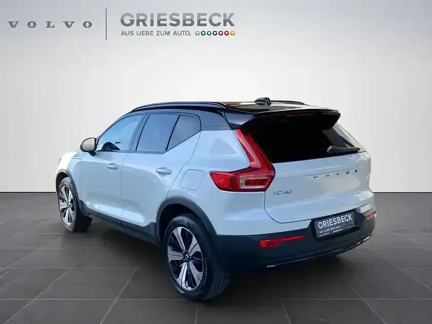 Gebraucht Volvo C40 169 kW (231 PS) 2023 Crystalweiss perleffekt SUV