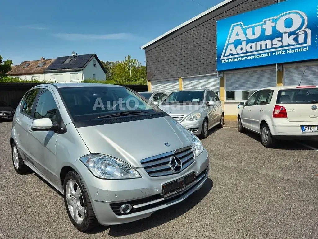 Gebraucht Mercedes A160 Elegance 95 PS (69 kW) 2012 Silber Kleinwagen