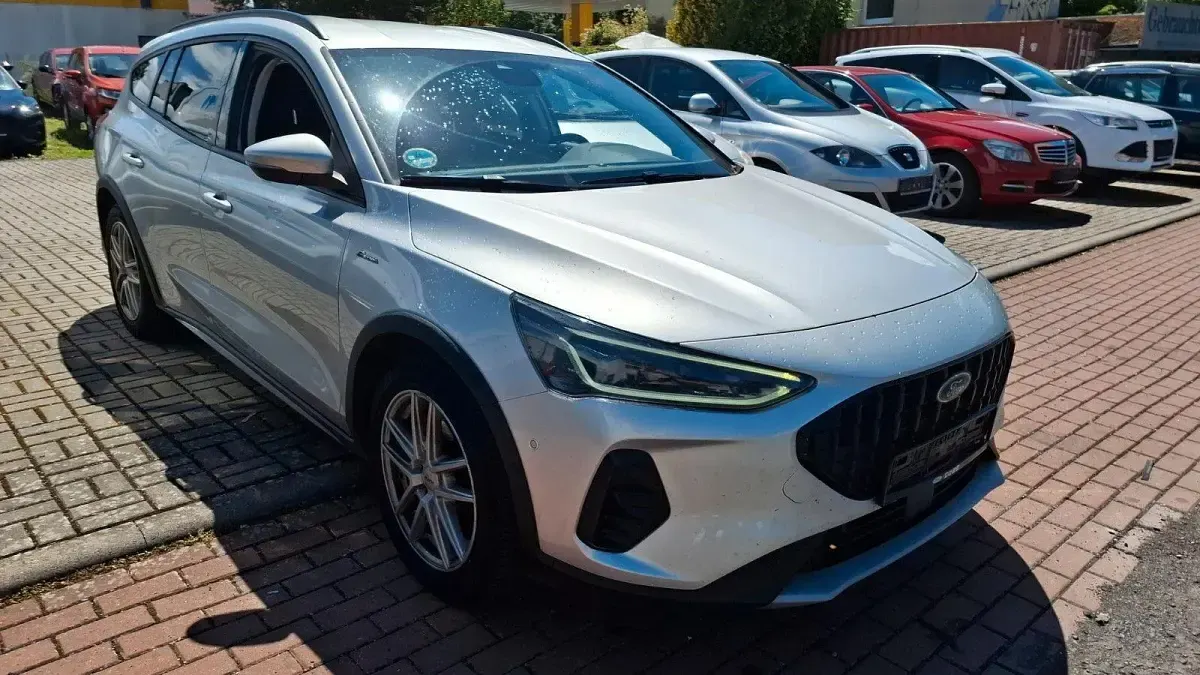 Gebraucht Ford Focus Active X 116 PS (85 kW) 2023 Silber Kombi