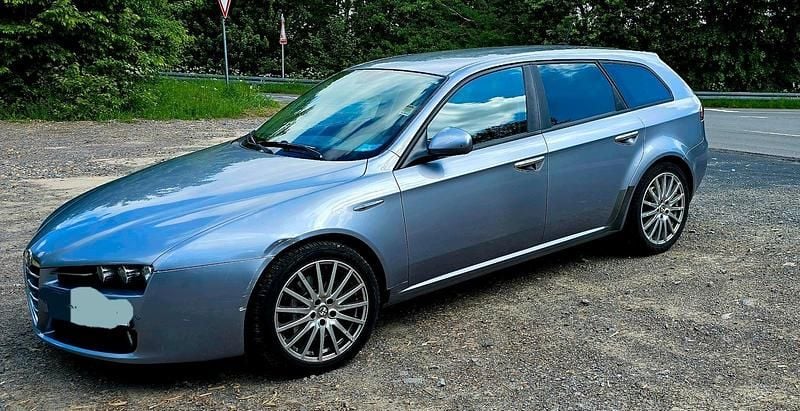 Grau Gebraucht 2009 Alfa Romeo 159 Kombi | 3.333 € (Fairer Preis) - Bild 1/4