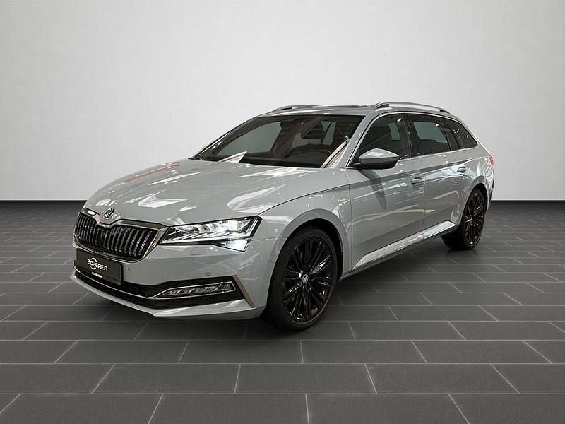 Patina grau Gebraucht 2022 Skoda Superb LAURIN & KLEMENT Limousine | 30.890 € (Guter Preis) - Bild 1/4