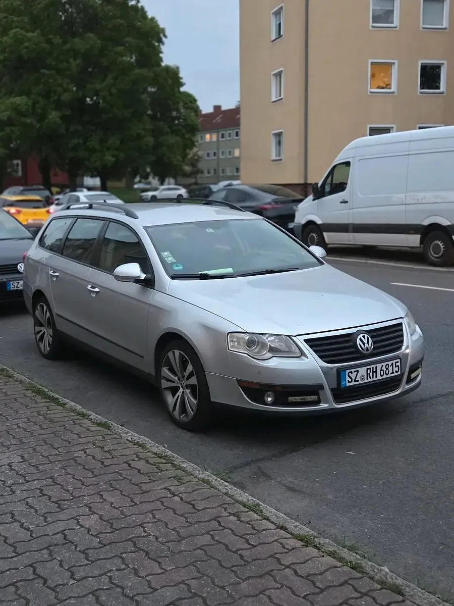 Gebraucht VW Passat 140 PS (102 kW) 2009 Silber Kombi