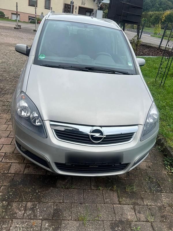 Gebraucht Opel Zafira 105 PS (77 kW) 2007 Gold Van / Kleinbus