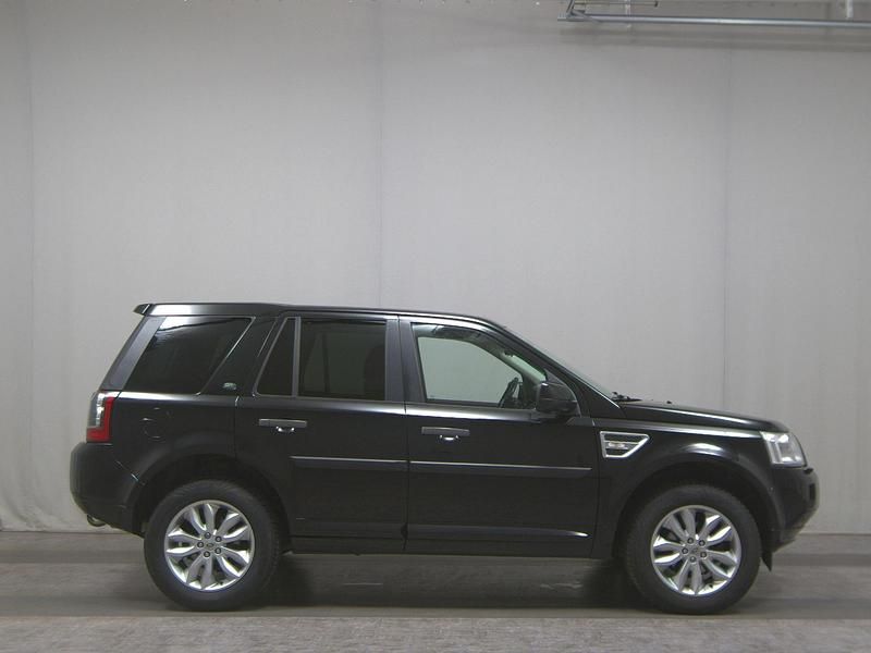 Schwarz Gebraucht 2011 Land Rover Freelander 2 HSE SUV | 4.890 € - Bild 1/4