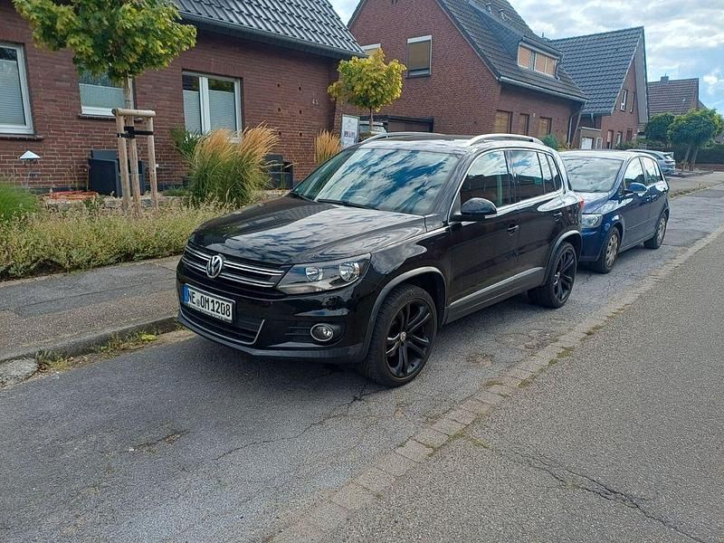Schwarz Gebraucht 2012 VW Tiguan Sportline SUV | 7.999 € (Superpreis) - Bild 1/4