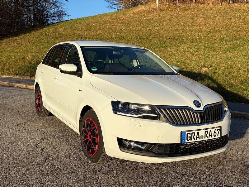 Weiß Gebraucht 2017 Skoda Rapid Style Limousine | 9.990 € (Fairer Preis) - Bild 1/4
