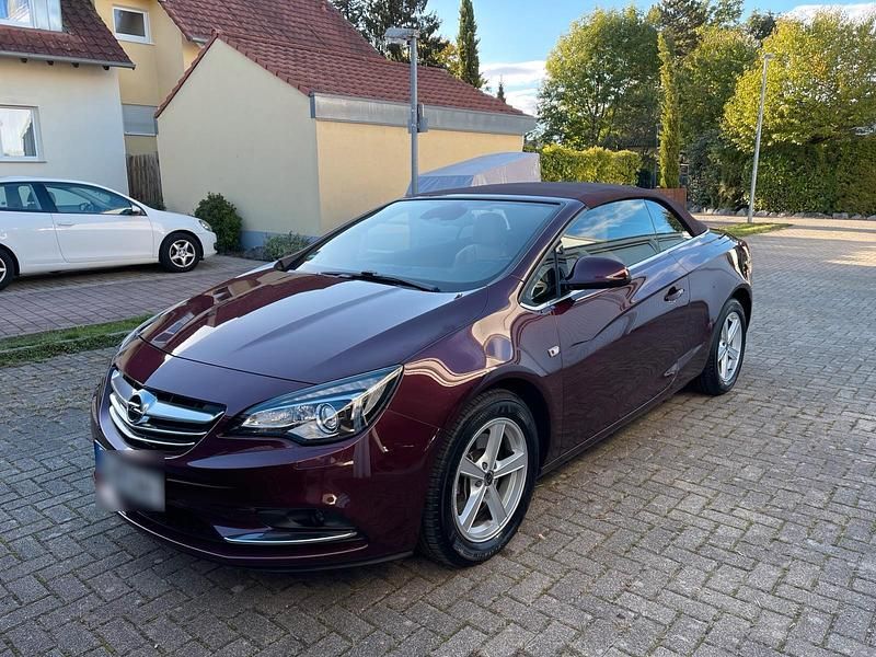 Usado Opel Cascada 140 HP (102 kW) 2013 Vermelho Cabrios