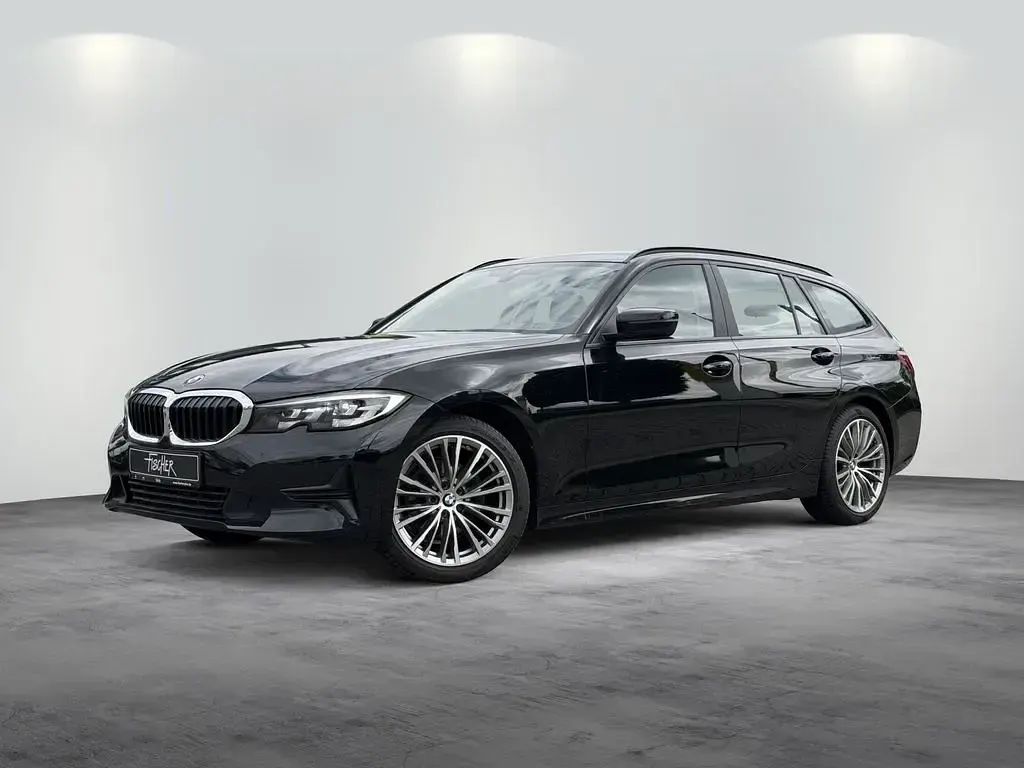Używany BMW 320 Advantage 190 KM (139 kW) 2022 Czarny Sedan/Limuzyna
