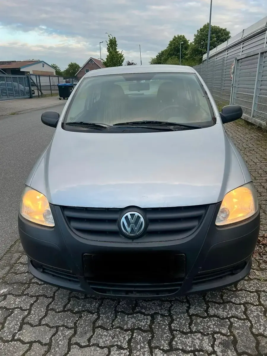 Używany VW Fox 54 KM (39 kW) 2008 Szary Hatchback