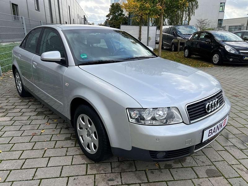 Silber Gebraucht 2001 Audi A4 Limousine | 5.890 € - Bild 1/4