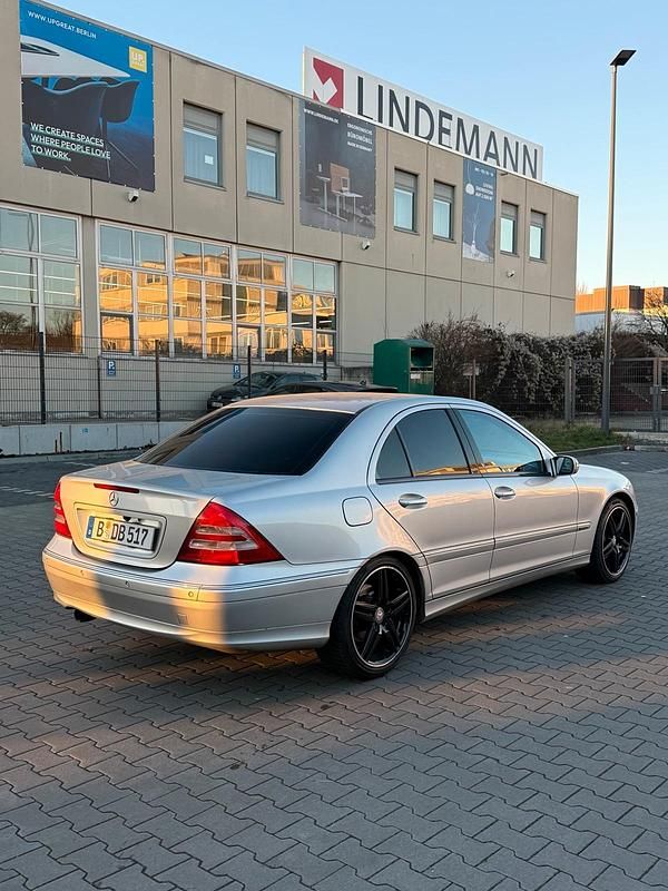 Gebraucht 2004 Mercedes C240 Limousine | 3.899 € (Fairer Preis) - Bild 1/4