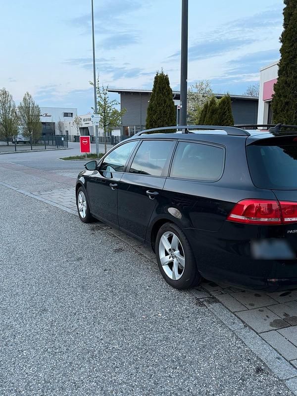 Second-hand VW Passat 105 CP (77 kW) 2014 Negru Break