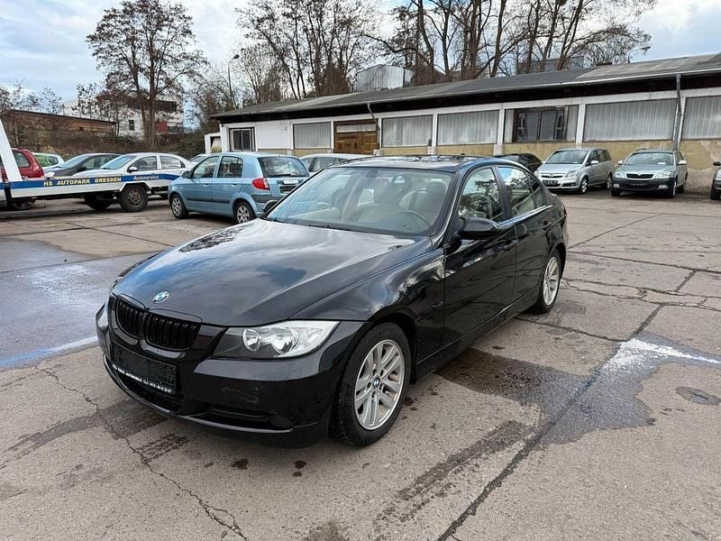Gebraucht BMW 318 129 PS (94 kW) 2006 Schwarz Limousine