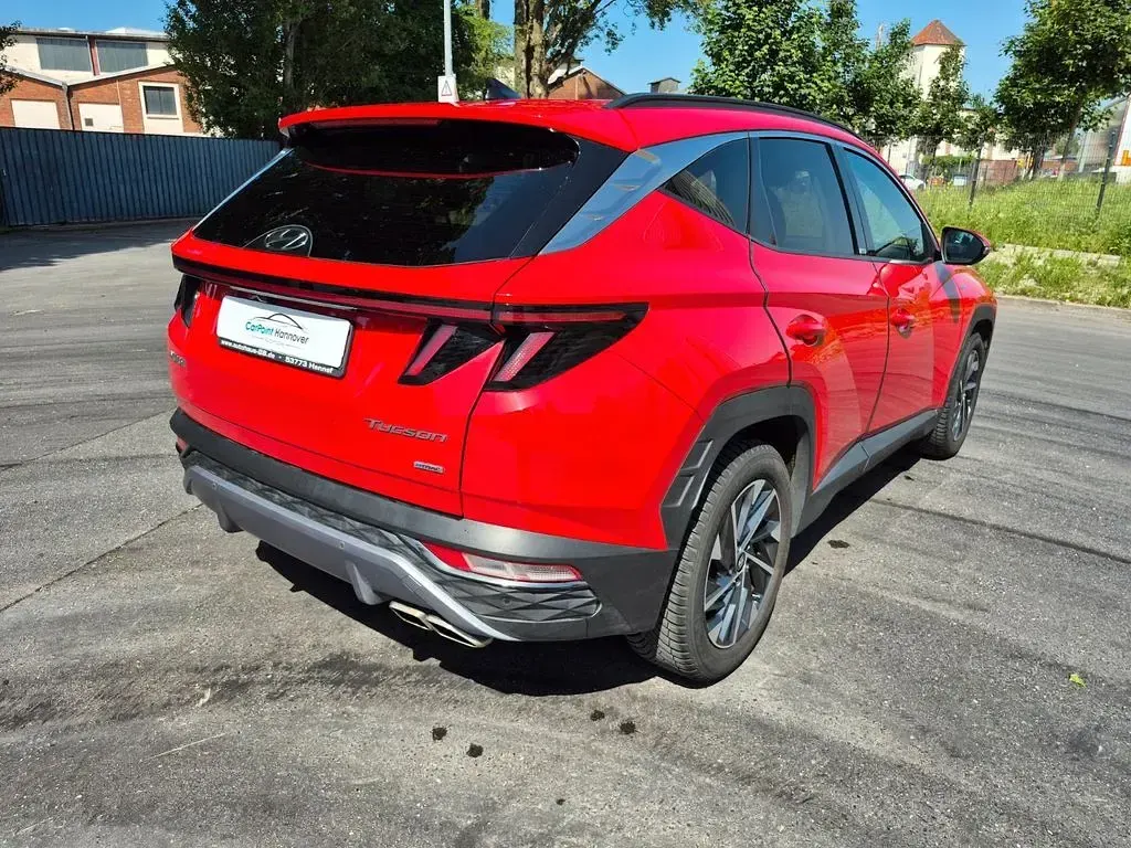 Gebraucht Hyundai Tucson Trend 136 PS (100 kW) 2021 Rot SUV