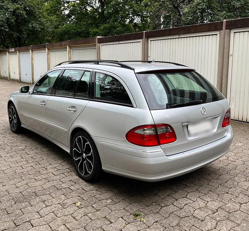 Gebraucht Mercedes E500 Elegance 387 PS (284 kW) 2006 Silber Kombi