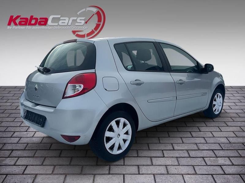 Gebraucht Renault Clio III Dynamique 75 PS (55 kW) 2009 Platingrau Limousine