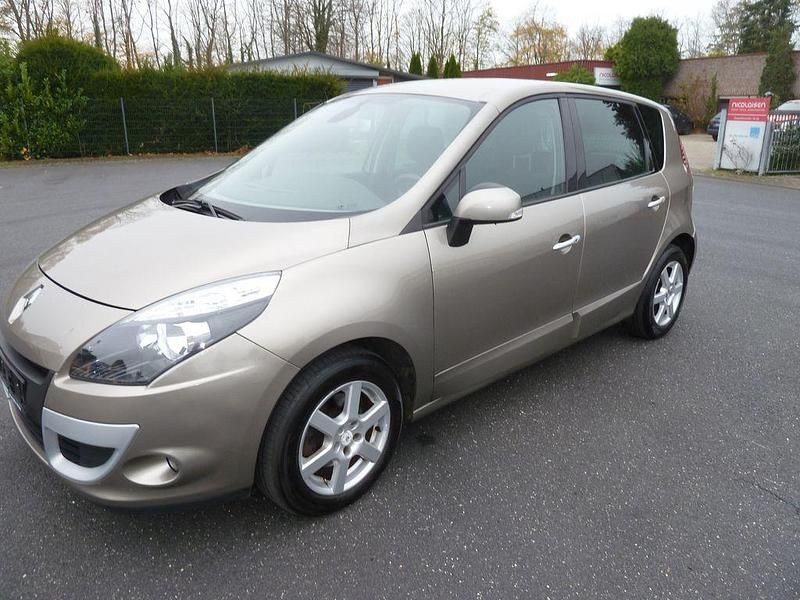 Gold Gebraucht 2010 Renault Scénic III Dynamique Van / Kleinbus | 2.650 € (Fairer Preis) - Bild 1/4