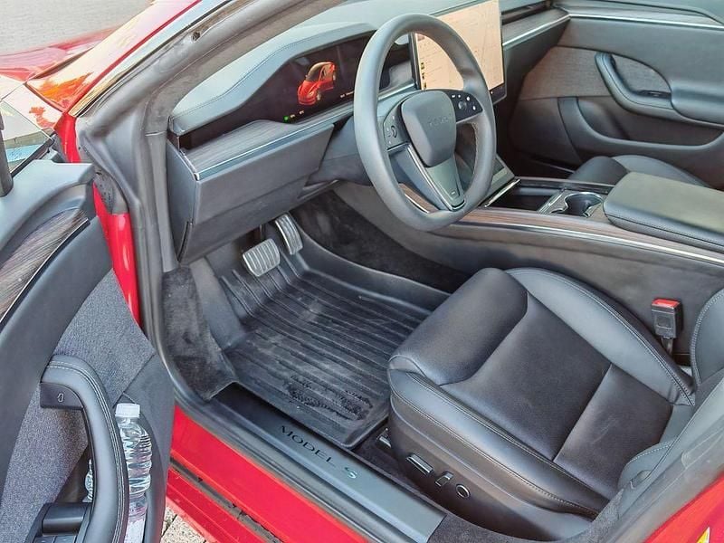 Gebraucht Tesla Model S 492 kW (670 PS) 2023 Rot Kleinwagen