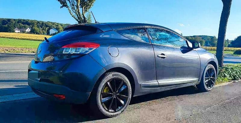 Schwarz Gebraucht 2009 Renault Mégane III Privilege Coupé | 5.500 € (Teuer) - Bild 1/4