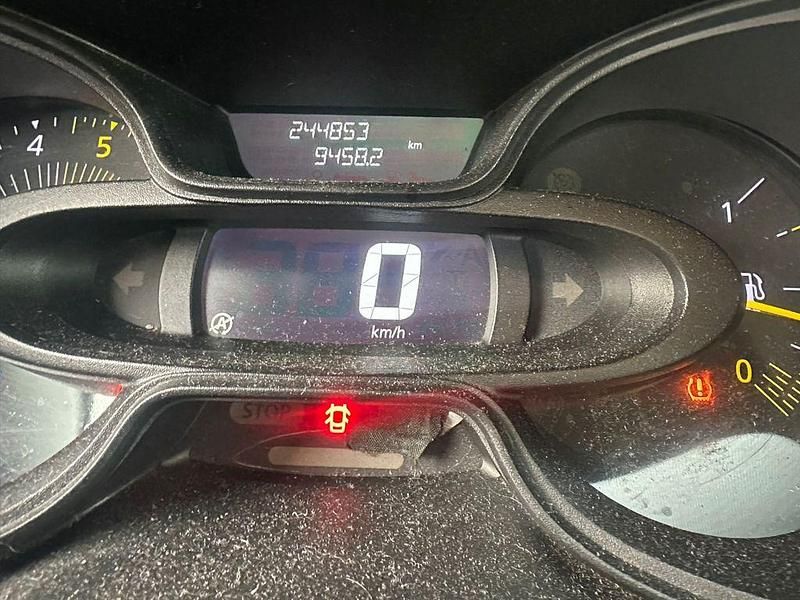 Gebraucht Renault Trafic 95 PS (69 kW) 2016 Schwarz Van / Kleinbus