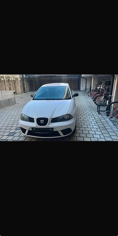 Weiß Gebraucht 2008 Seat Ibiza Kleinwagen | 1.599 € (Guter Preis) - Bild 1/4