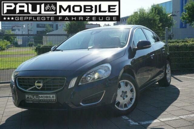 Gebraucht Volvo S60 Summum 114 PS (83 kW) 2012 Blau metallic Limousine