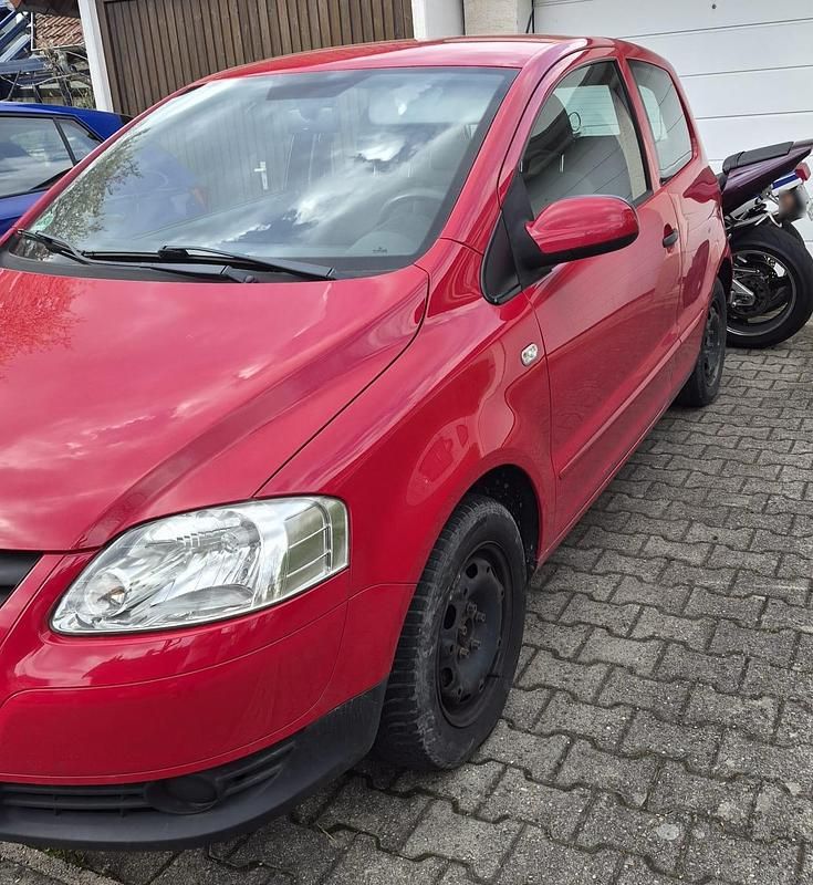 Gebraucht VW Fox 60 PS (44 kW) 2009 Rot Kleinwagen
