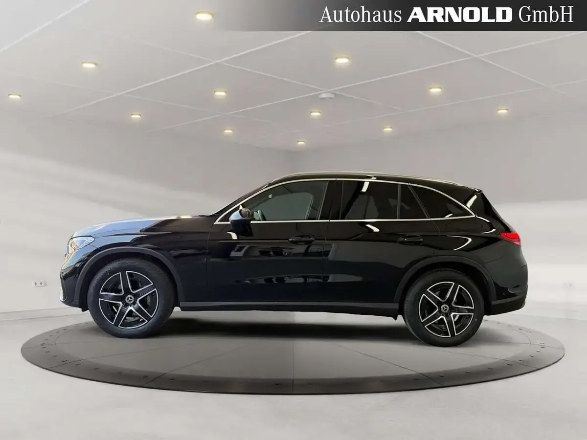 Gebraucht Mercedes GLC200 AMG line 204 PS (150 kW) 2025 Obsidianschwarz SUV