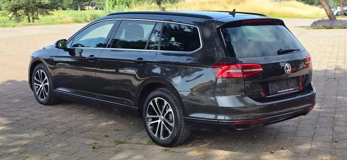 Gebraucht VW Passat 150 PS (110 kW) 2018 Grau Kombi
